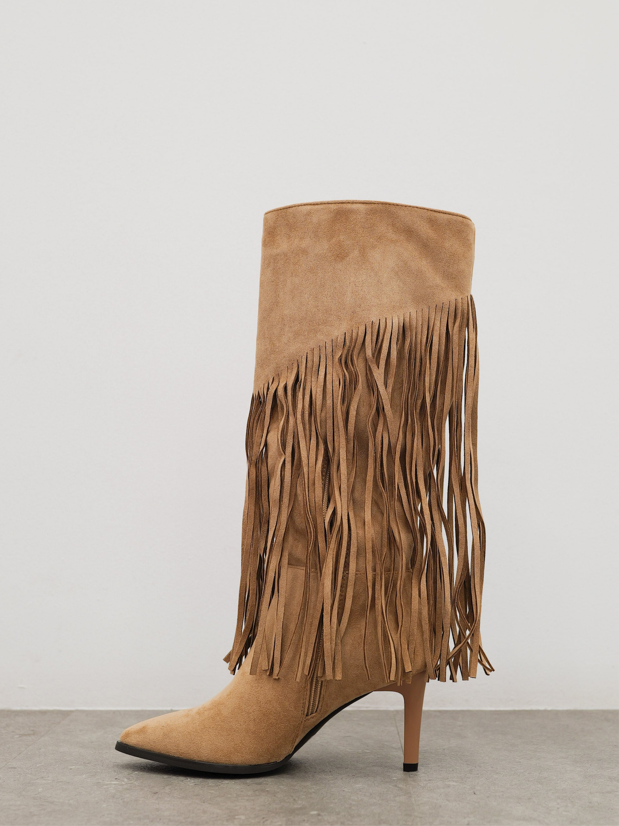 Beige fringed ankle boots with fine heel