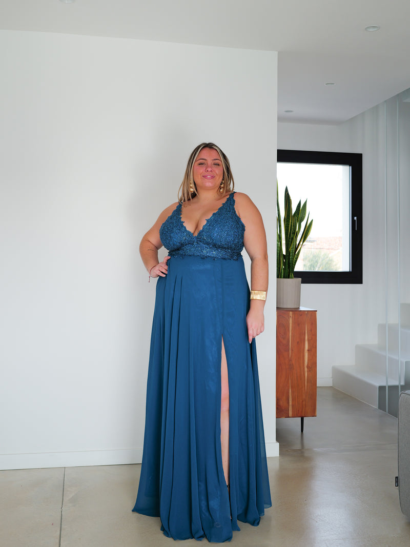 Long dress with V-neckline with petroleum rhinestones