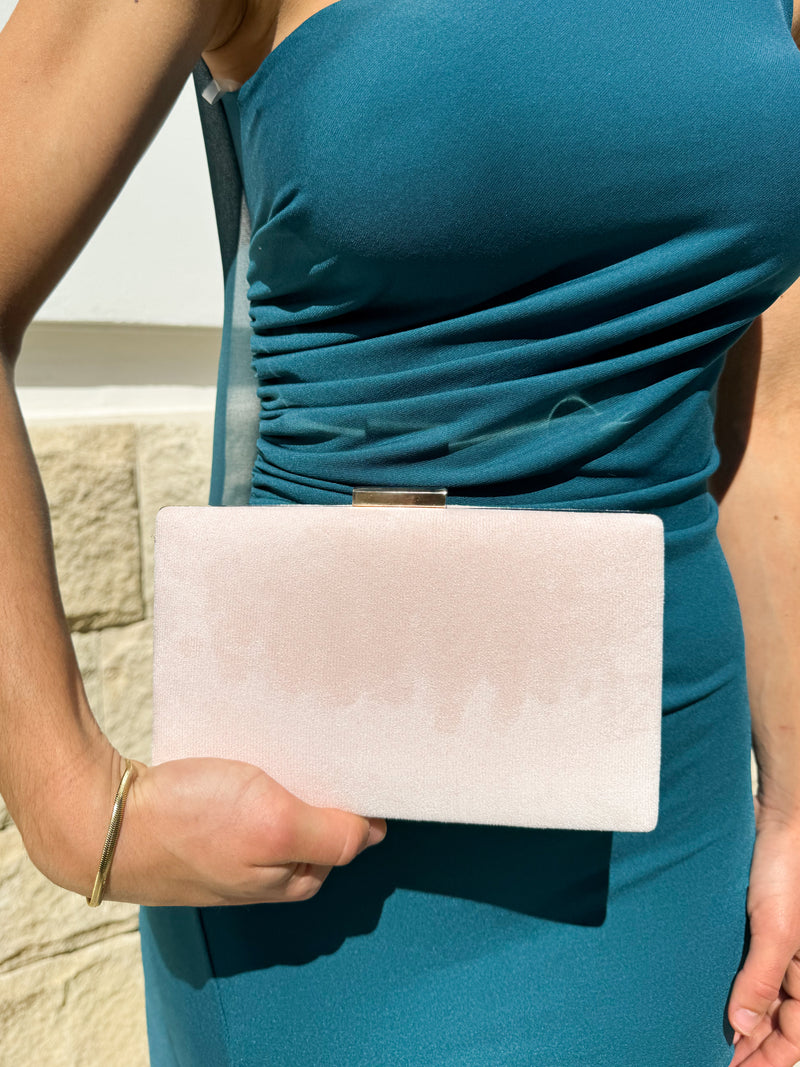 Nude horizontal clutch