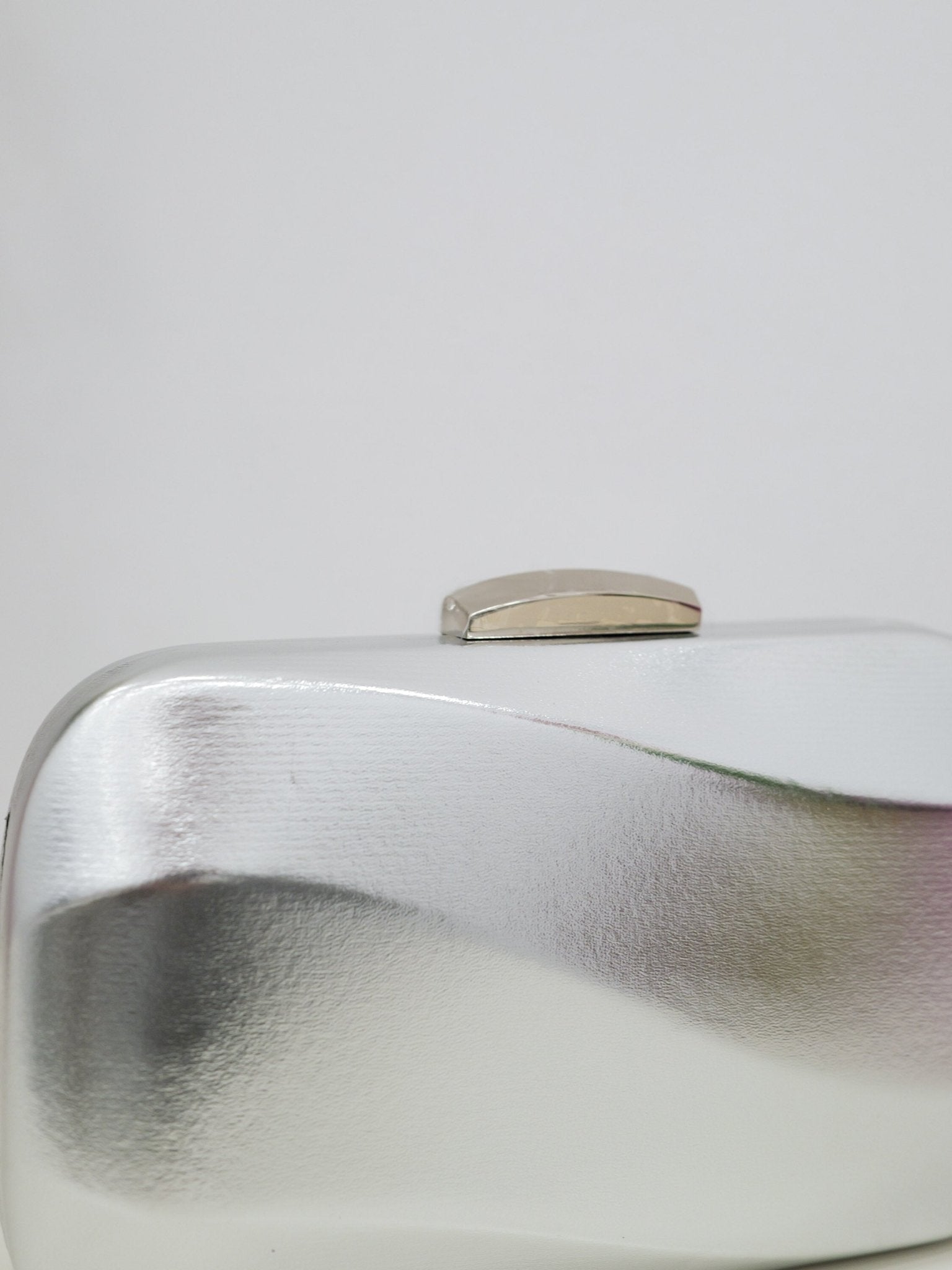 Silver wave effect clutch - SORELLAS
