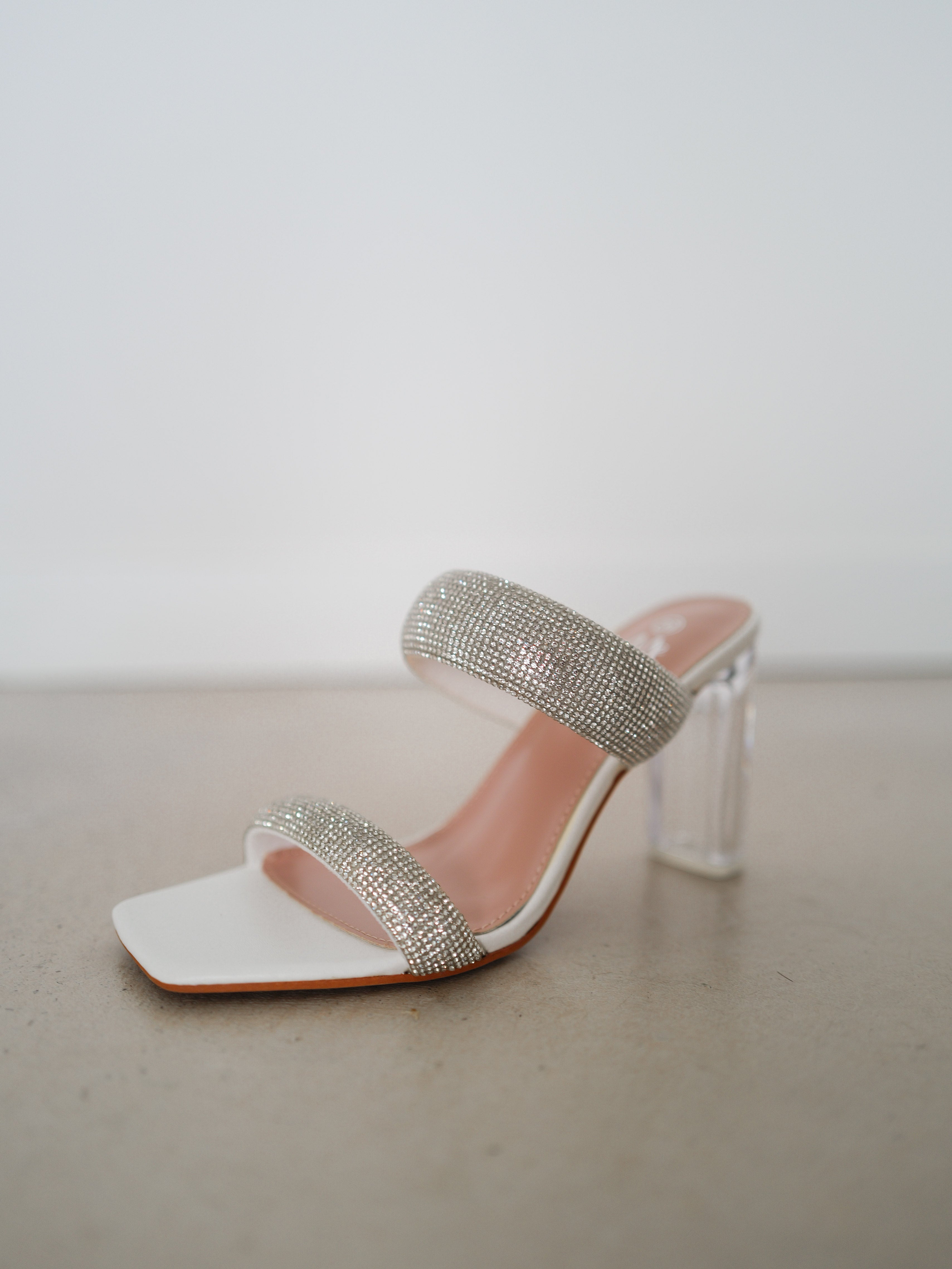 White glitter band heel sandal