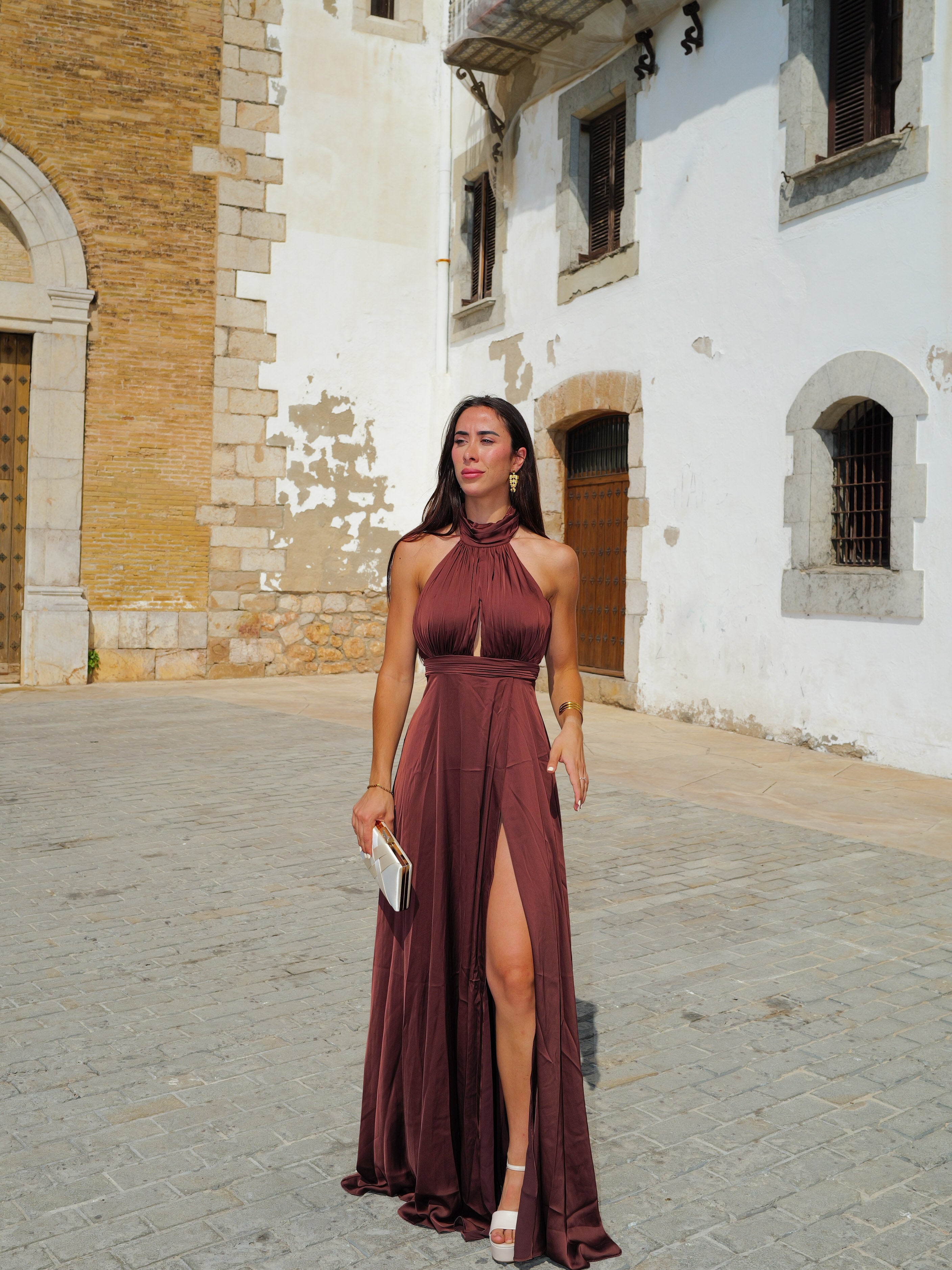 Halter neckline dress with chocolate neckline opening