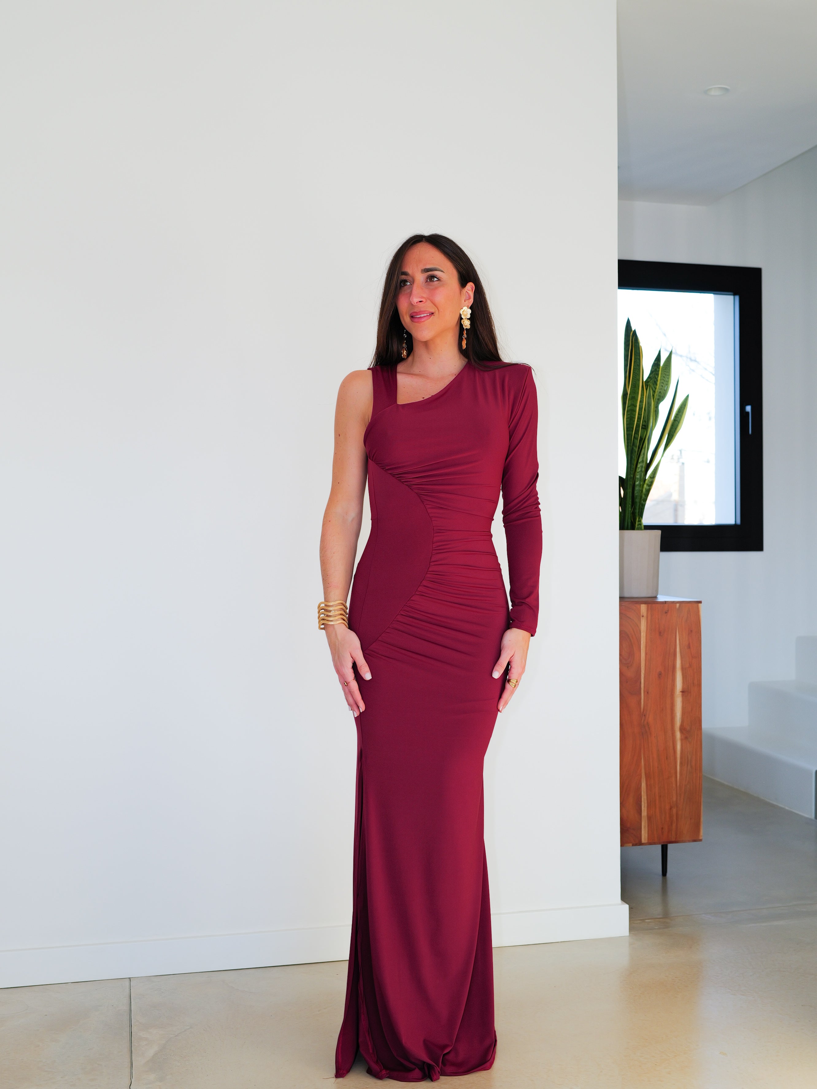 Bordeaux dress with burgundy sleeves