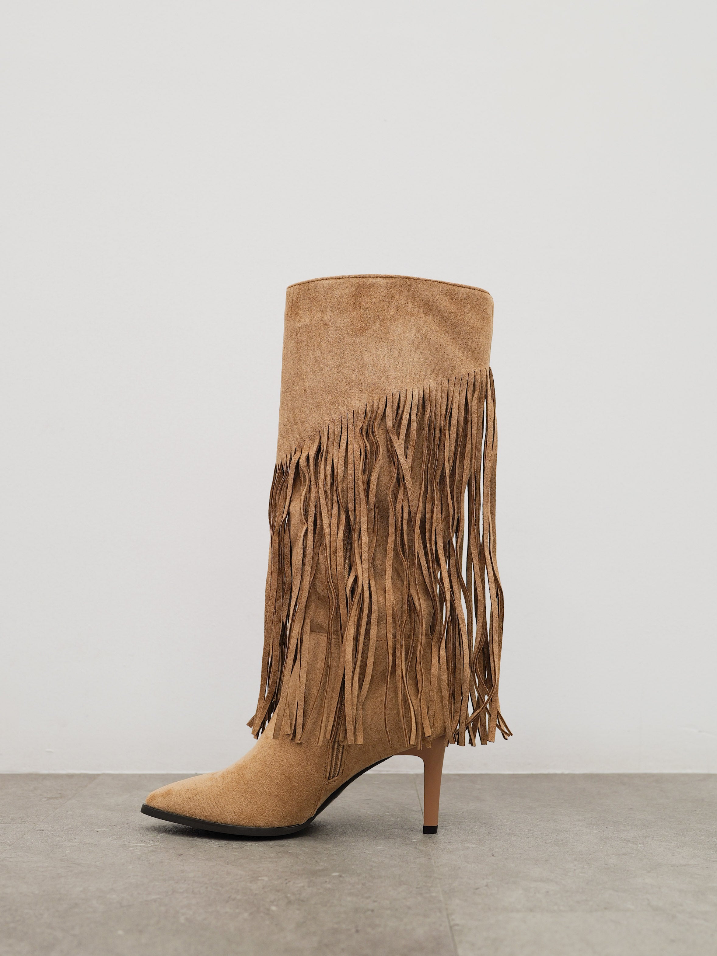 Beige fringed ankle boots with fine heel