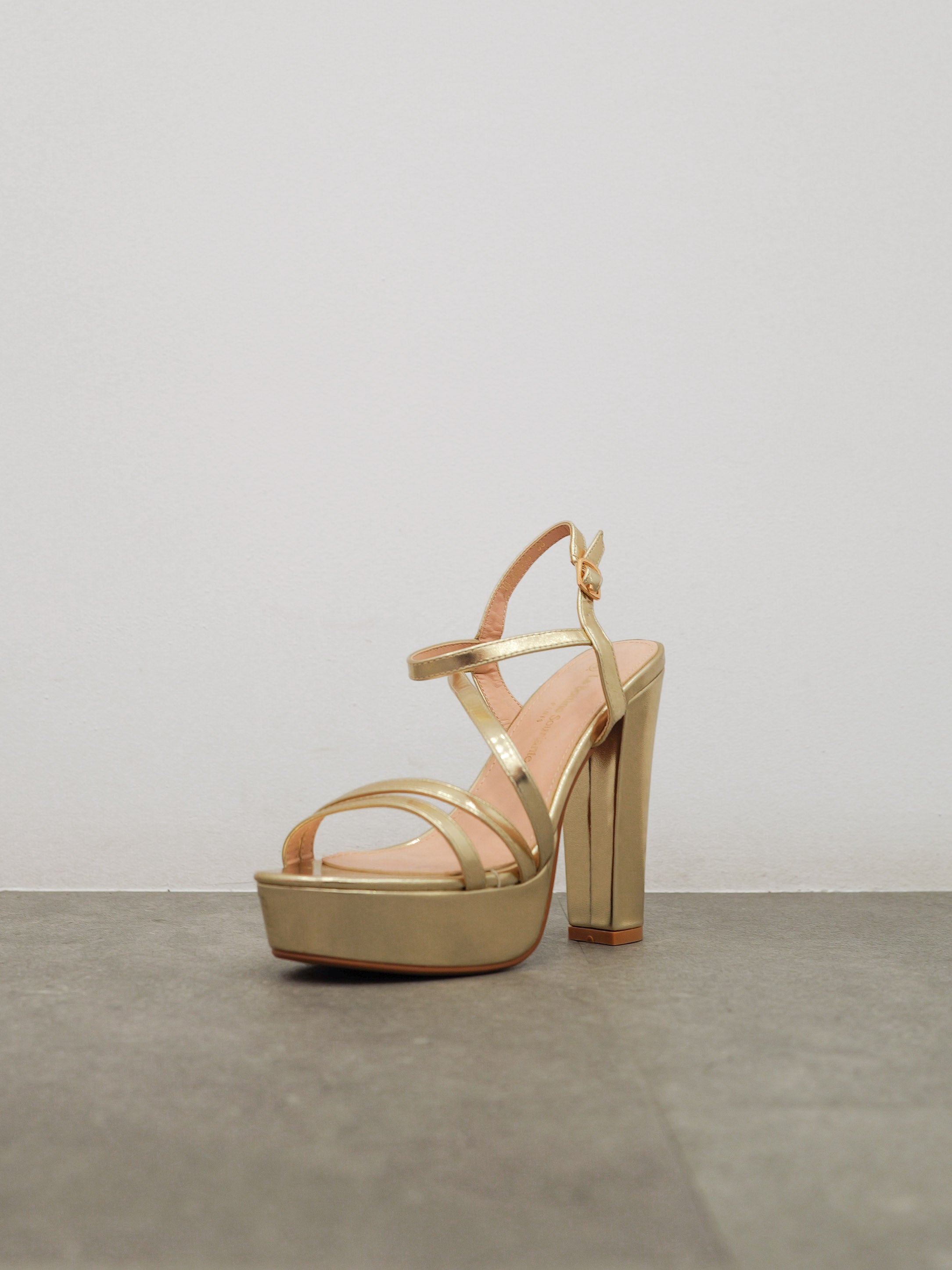 Golden straps platform sandal