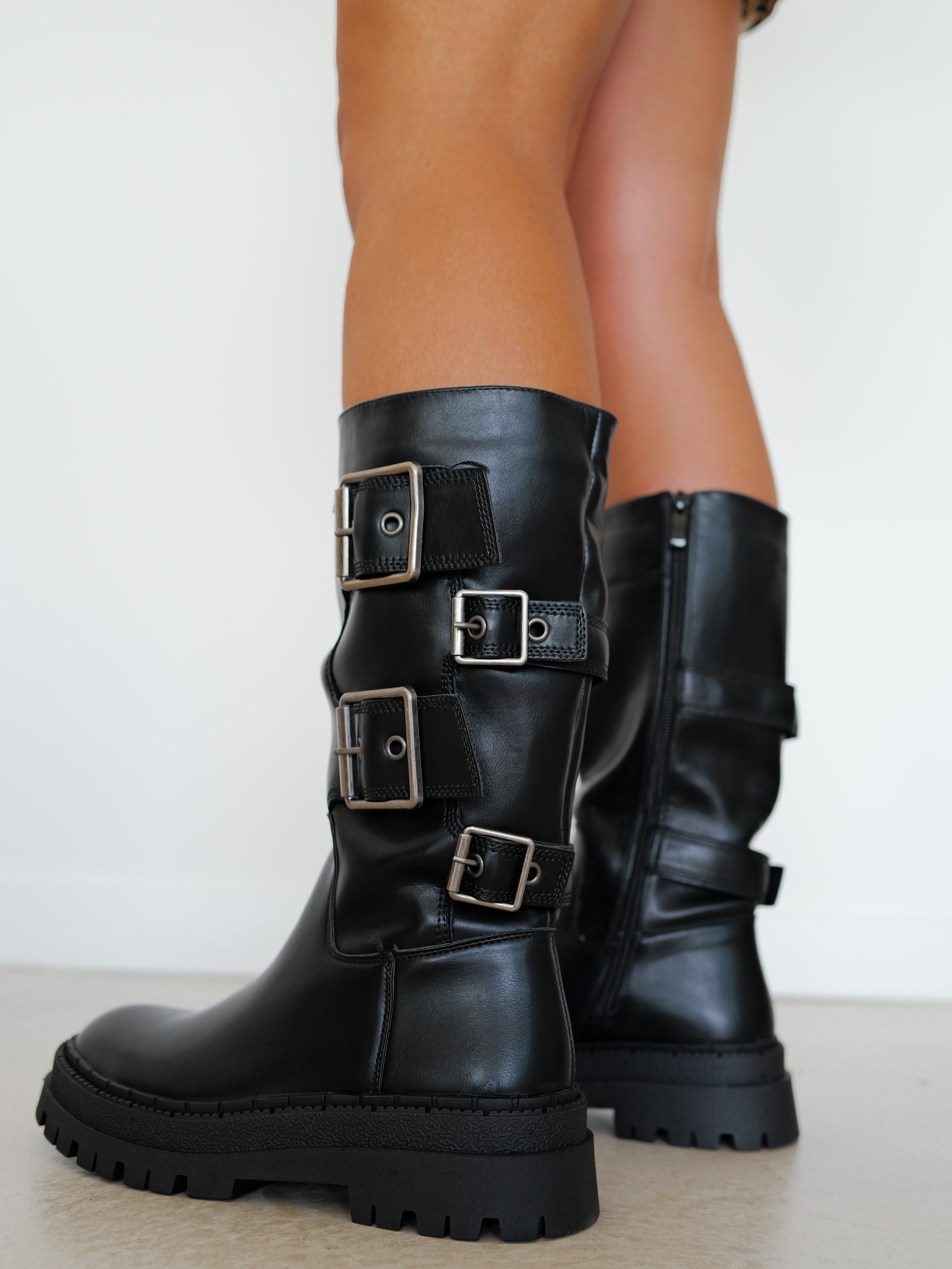 Black biker boot with buckles