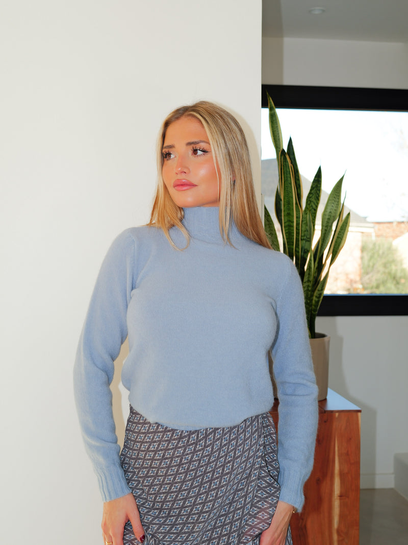 Plain sweater light blue turtleneck