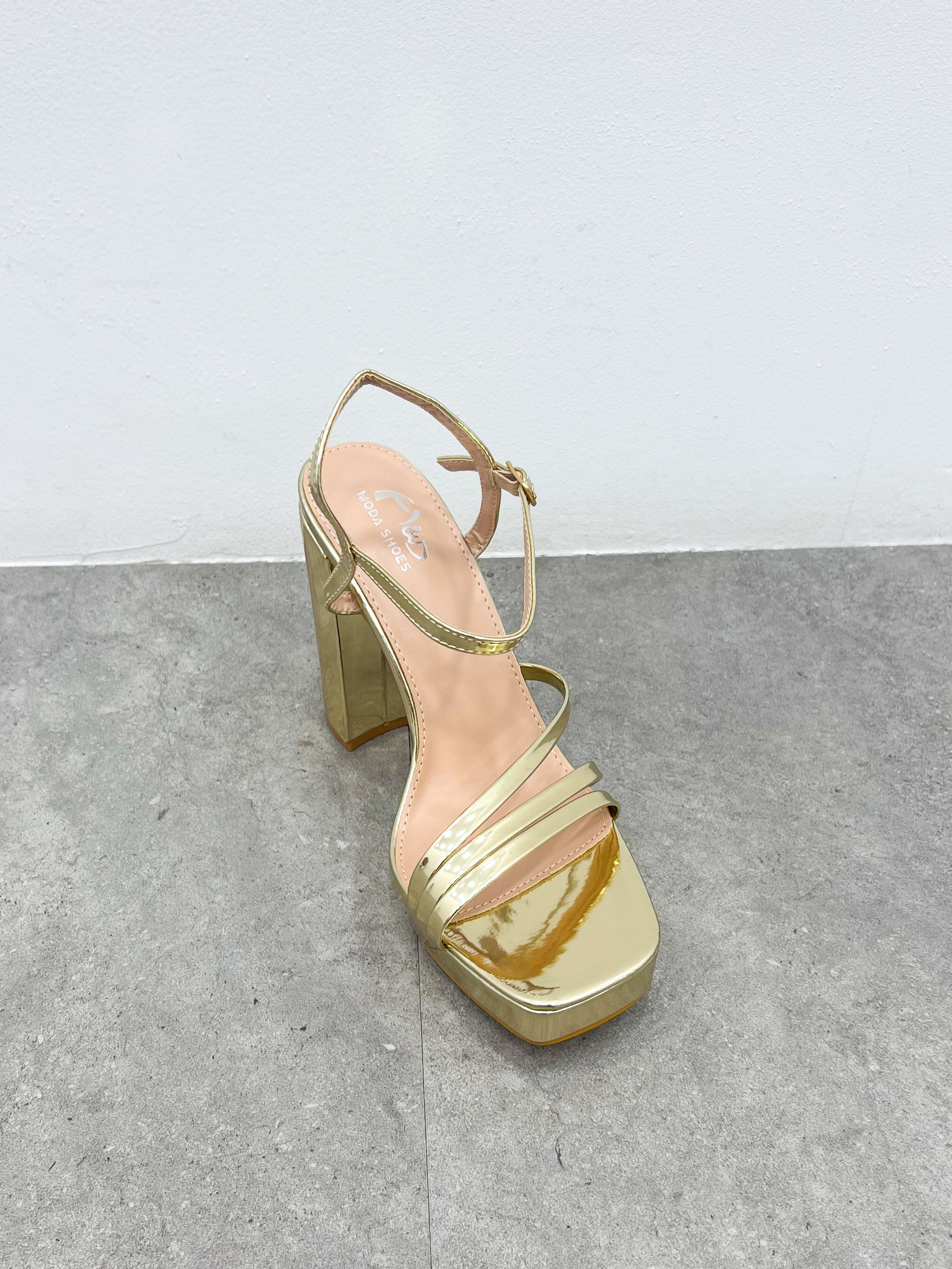 Sandal heel golden thin bands