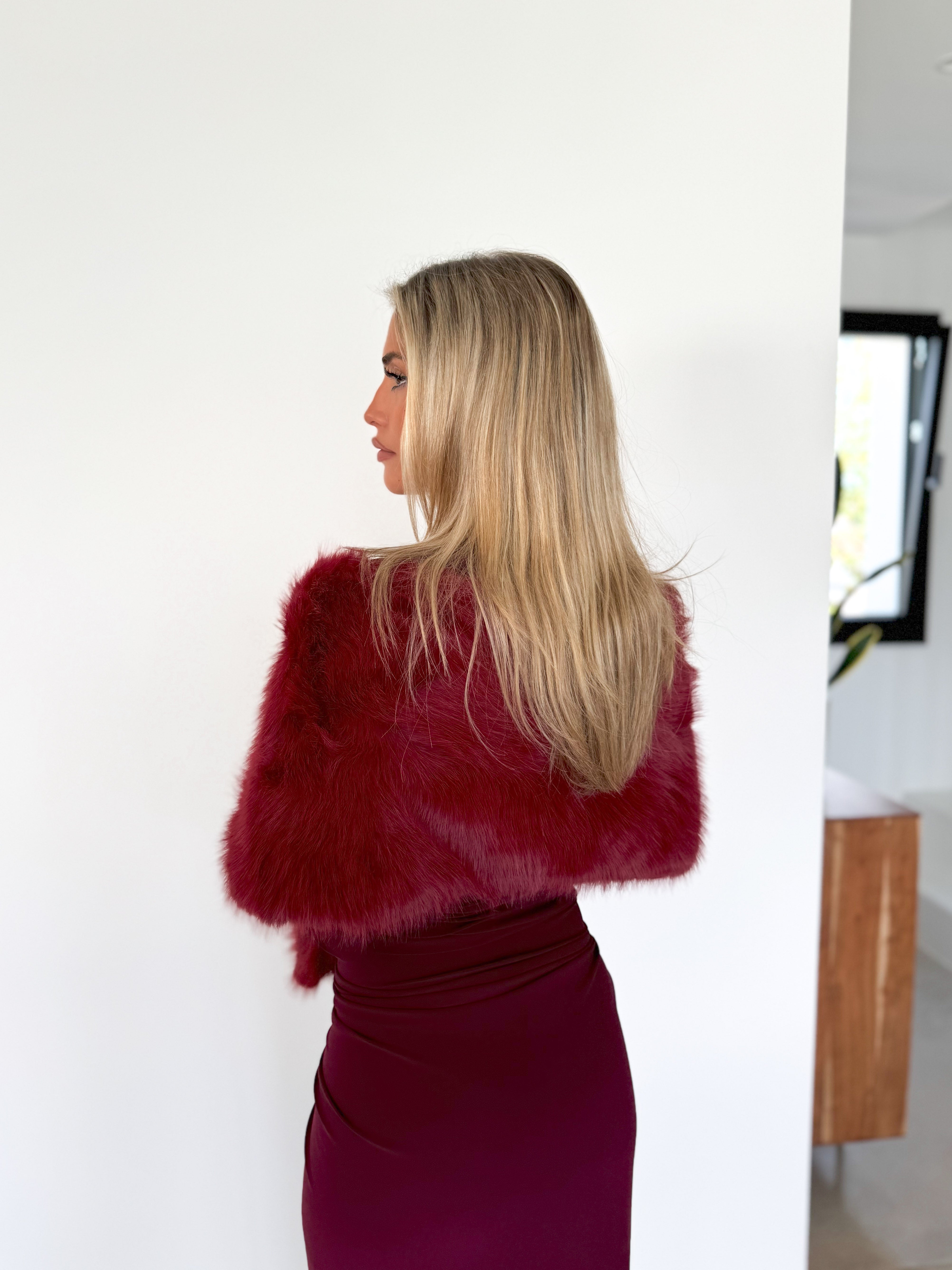 Fur event stole burgundy