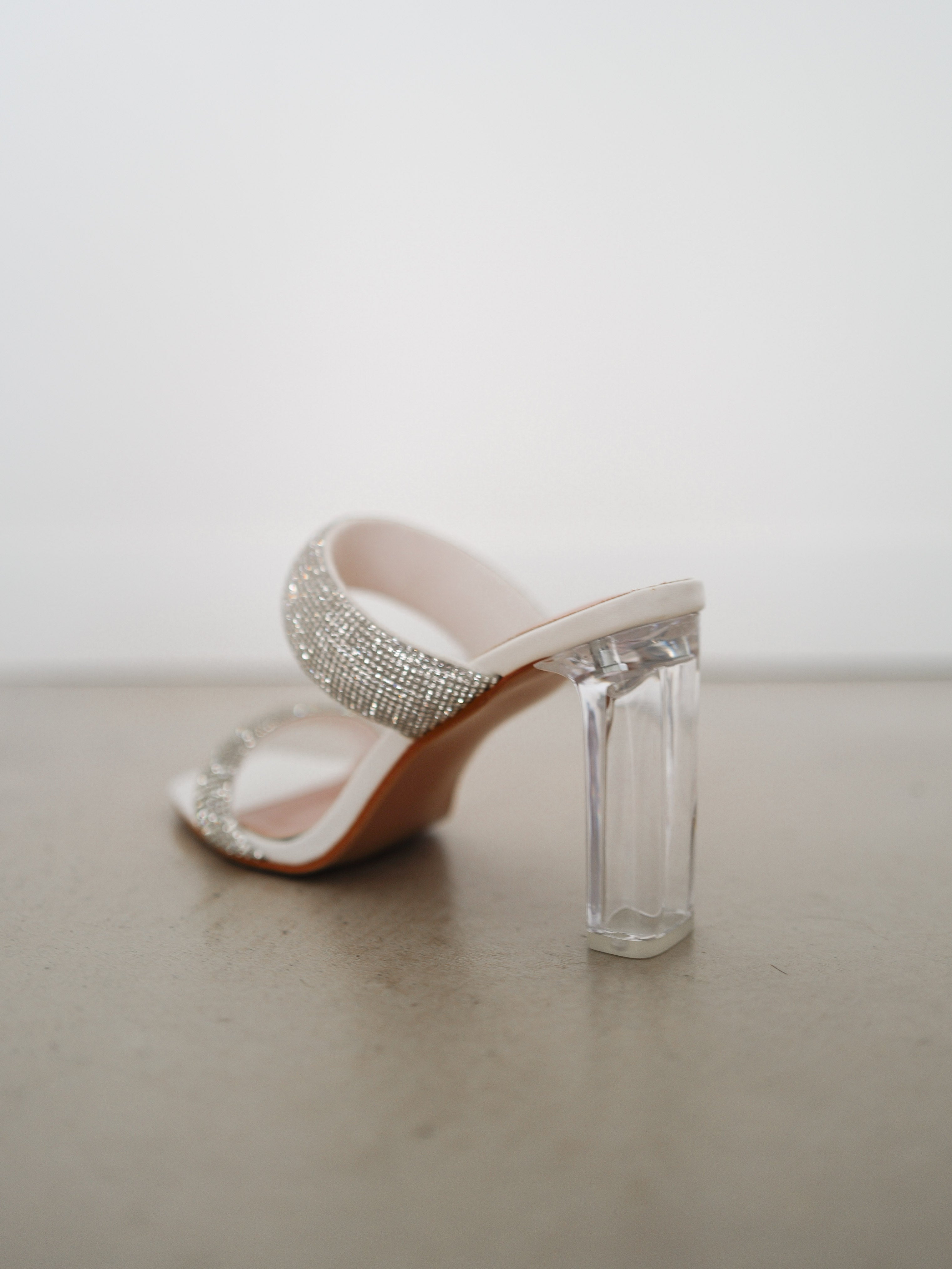 White glitter band heel sandal