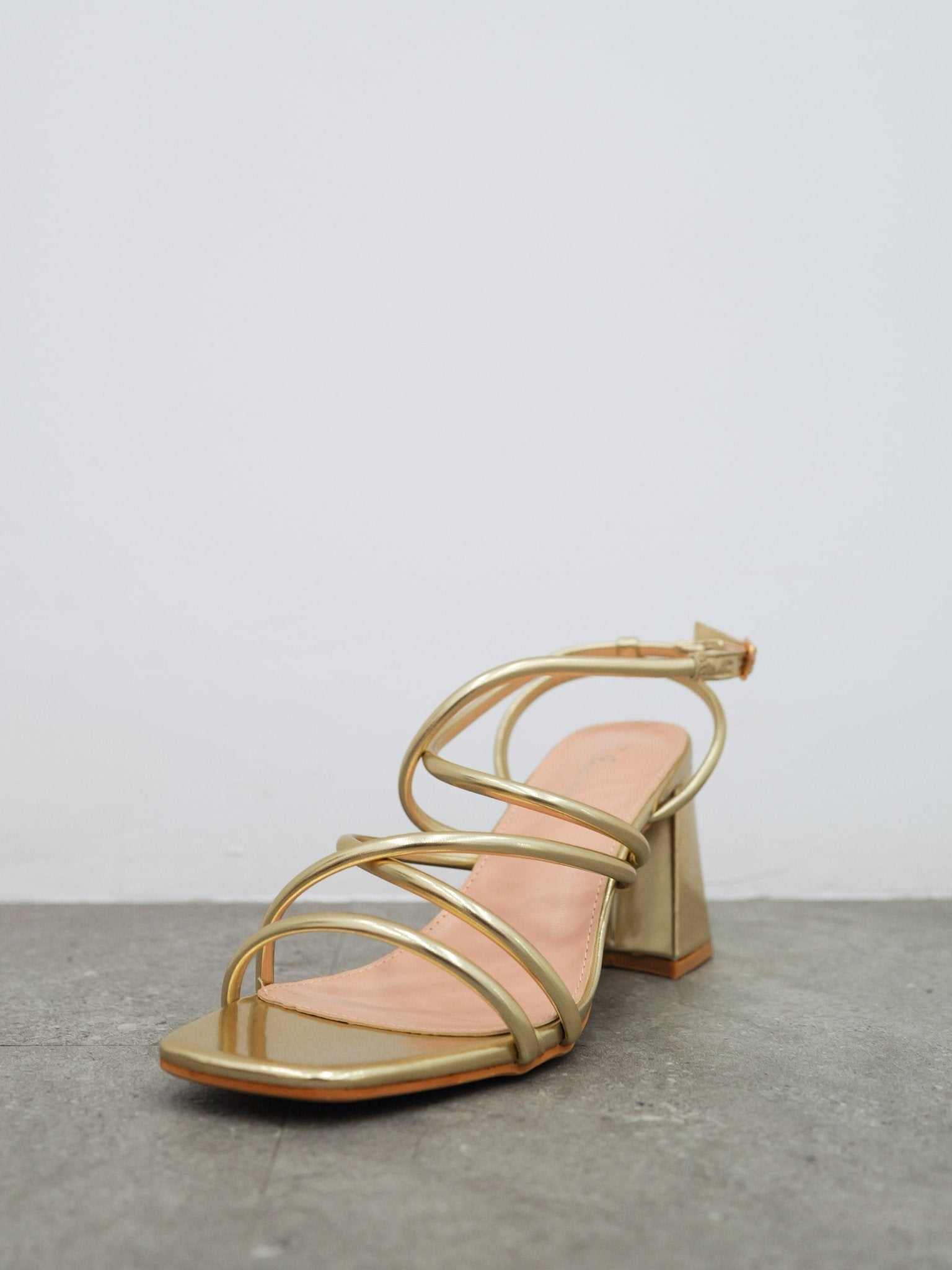 Gold interwoven flat sandal - SORELLAS