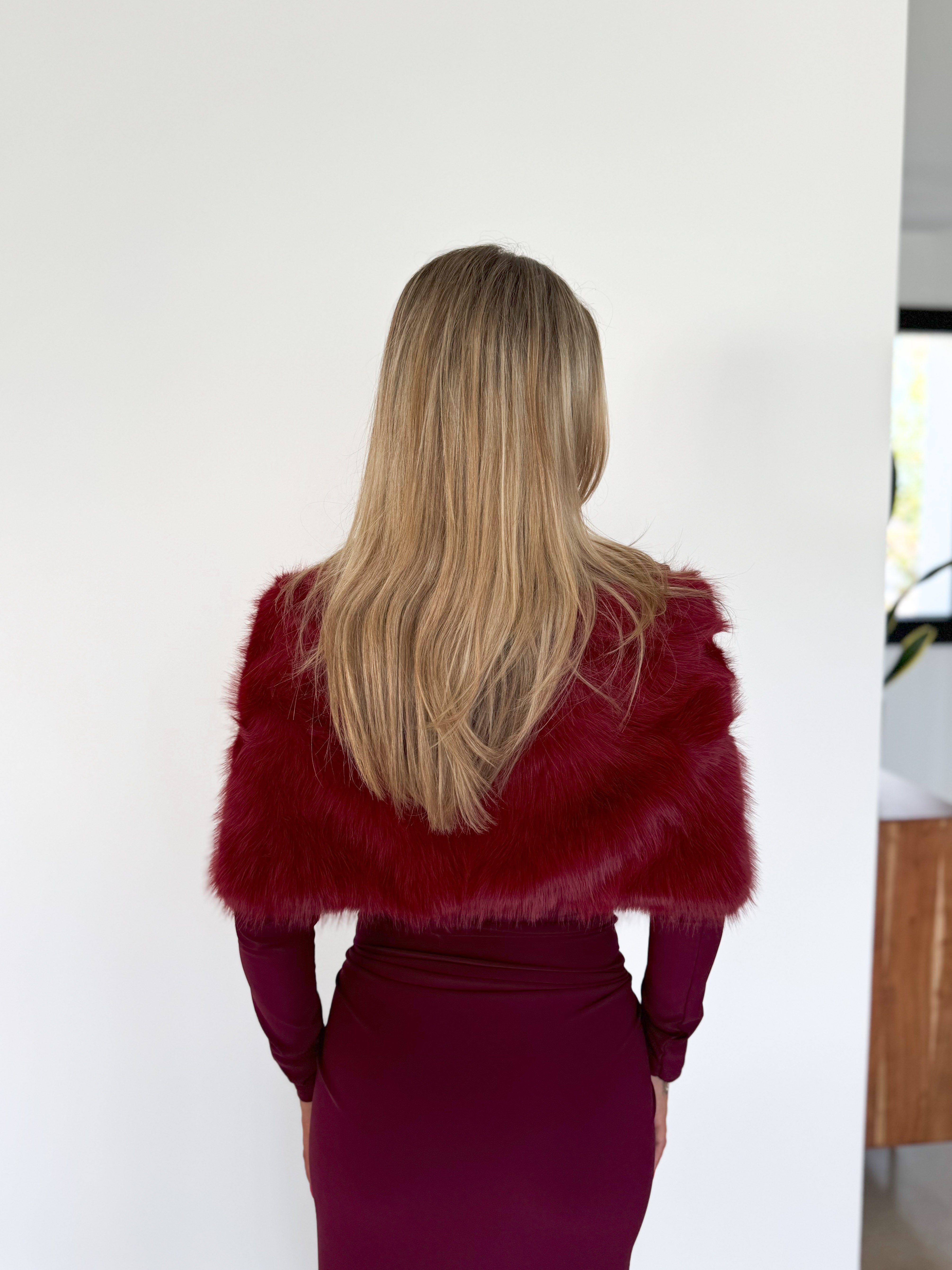 Fur event stole burgundy