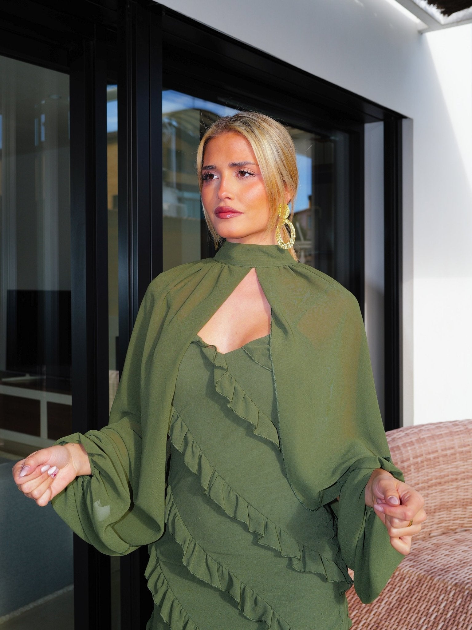 Olive cape sleeve shawl with bow - Sorellas The Brand Barcelona S.L