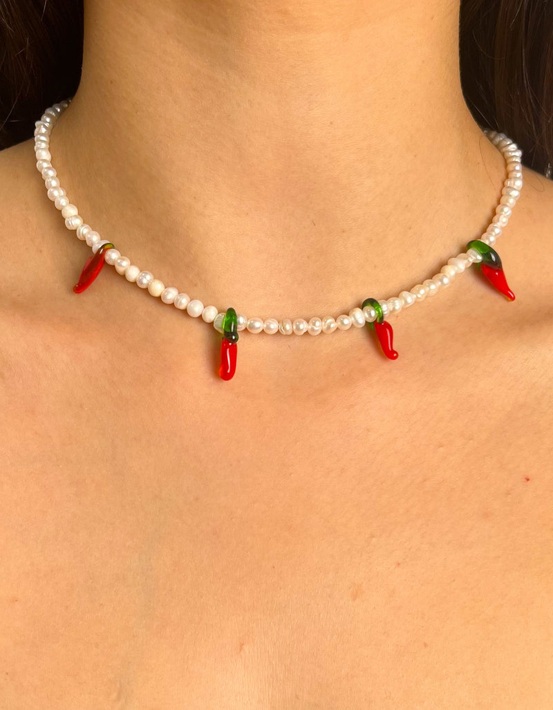 Spicy pearl necklace