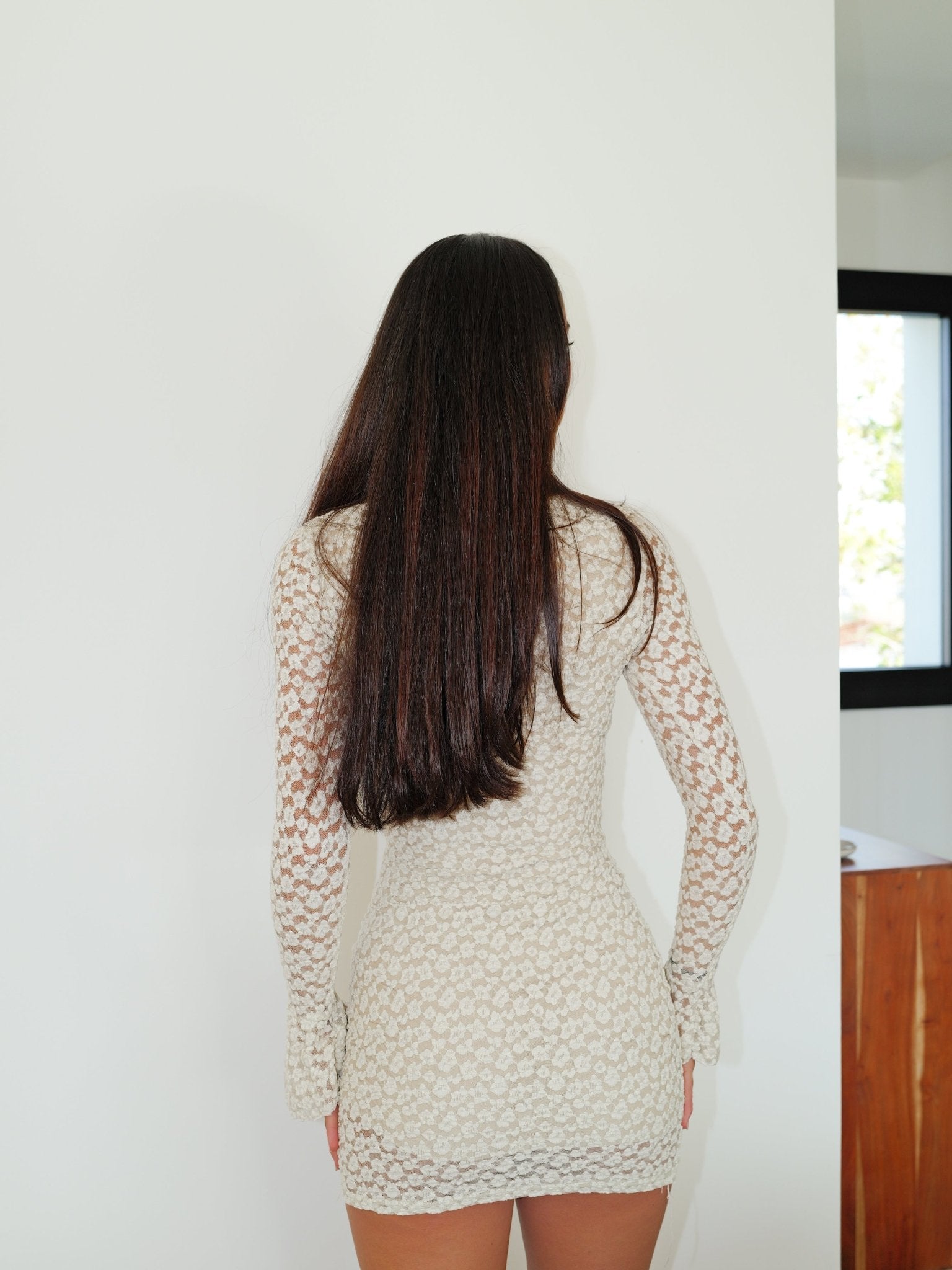 Beige lace mini V-neck dress - Sorellas The Brand Barcelona S.L