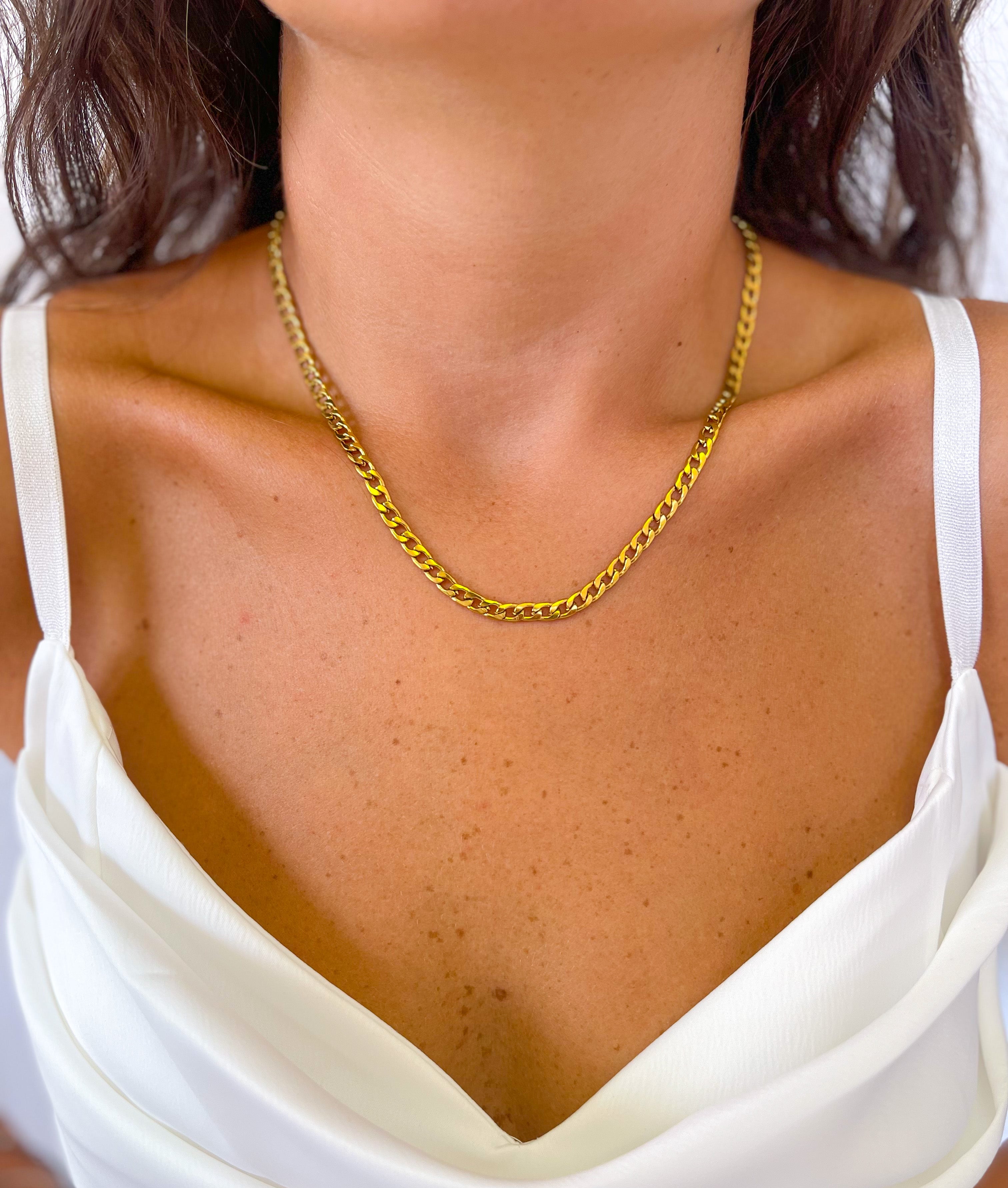 Gold chain pendant