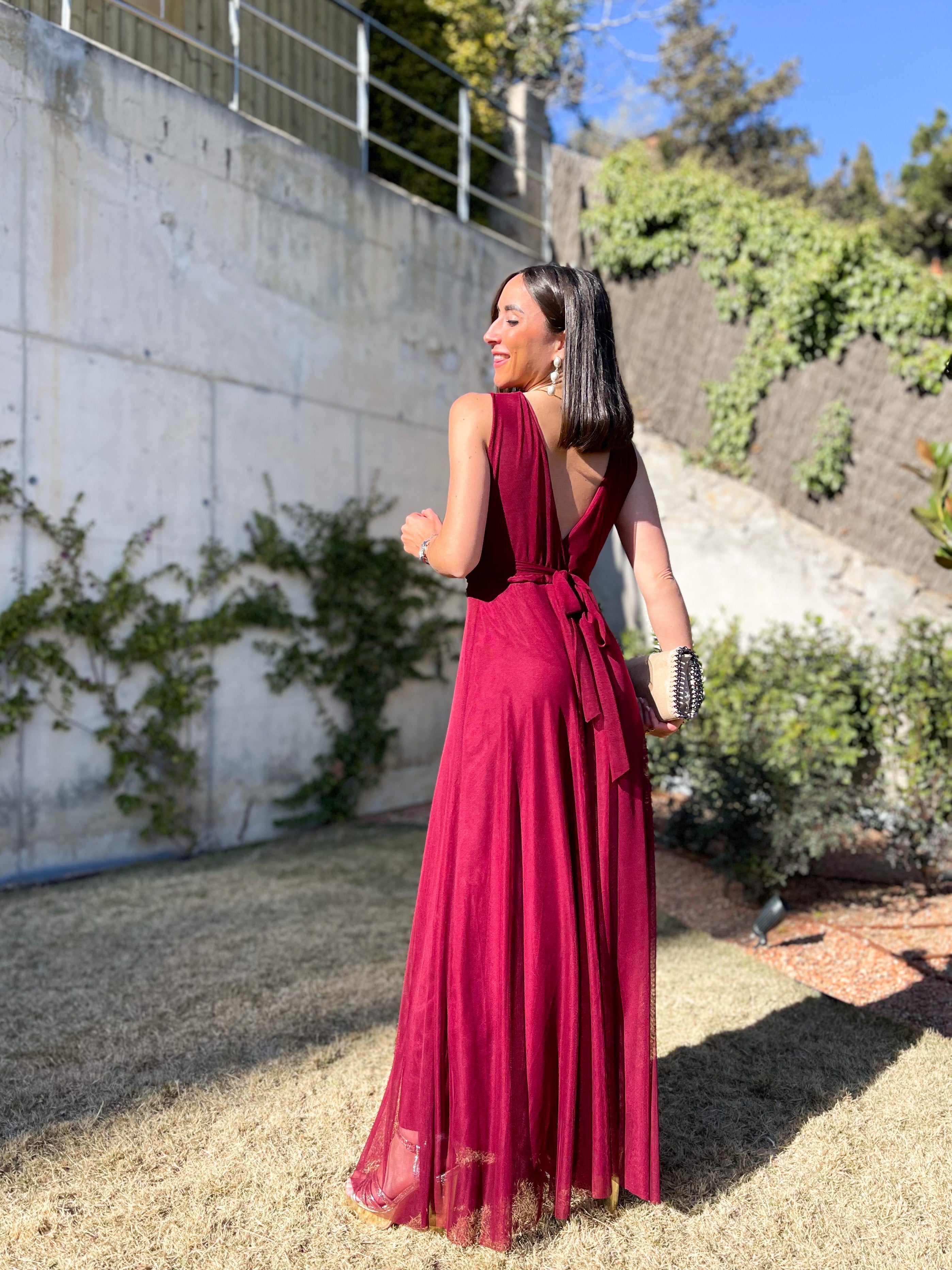 Burgundy V-neck tulle dress