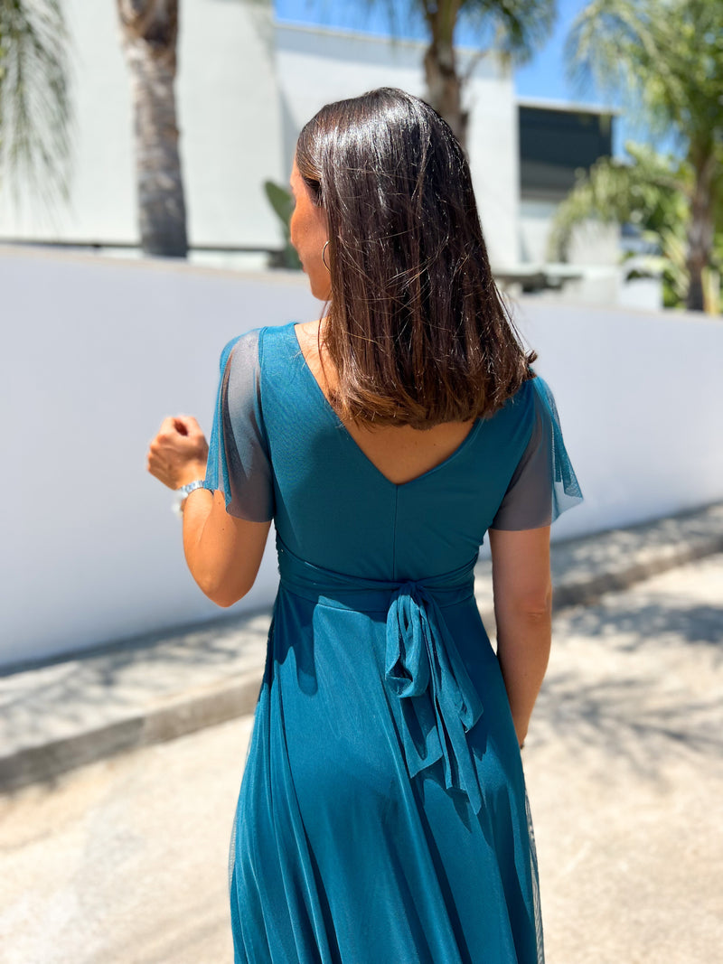 Tulle dress with petroleum sleeves