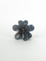 Clip fleur gris