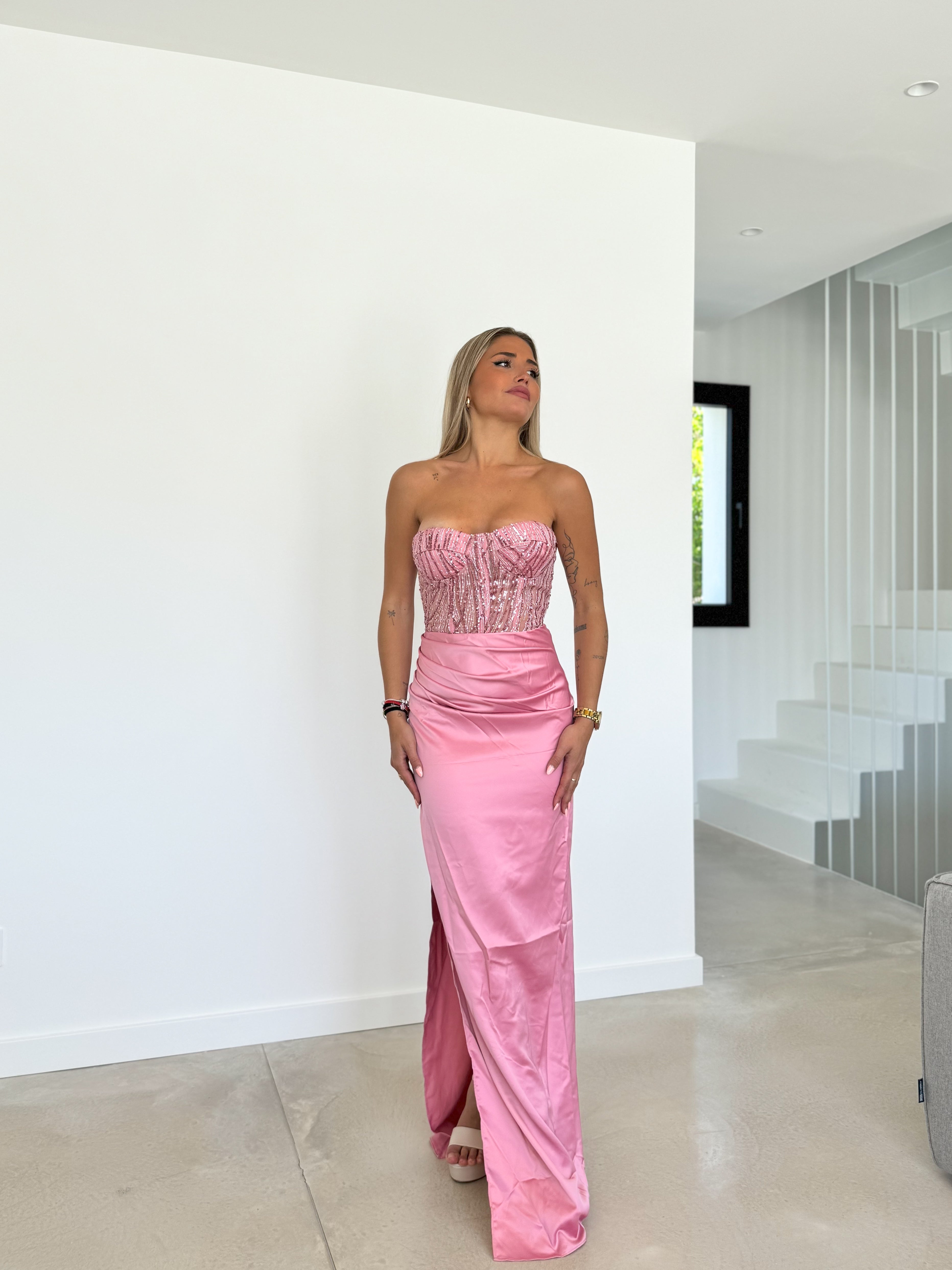 Robe à corset en satin brillant rose