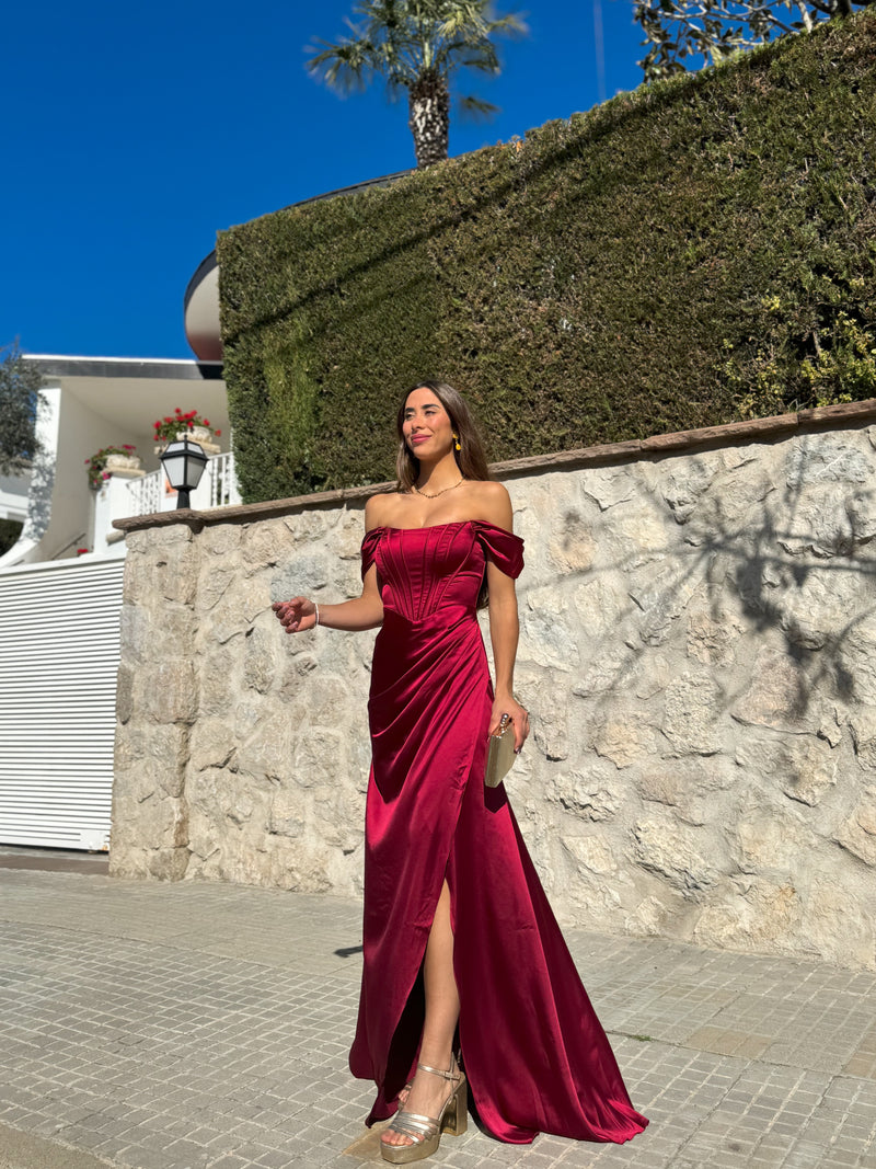 Robe baleine en satin bourgogne