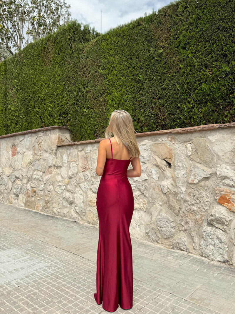 Robe longue en satin corsetée bordeaux