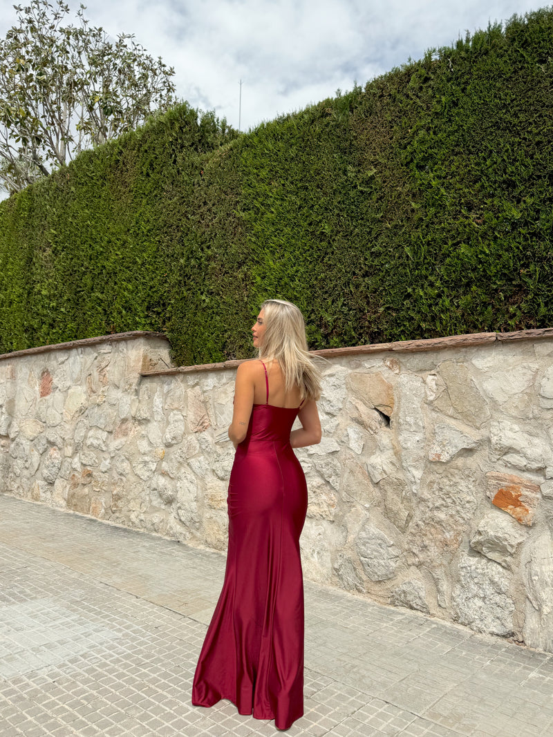 Robe longue en satin corsetée bordeaux