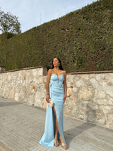 Robe avec strass bleus