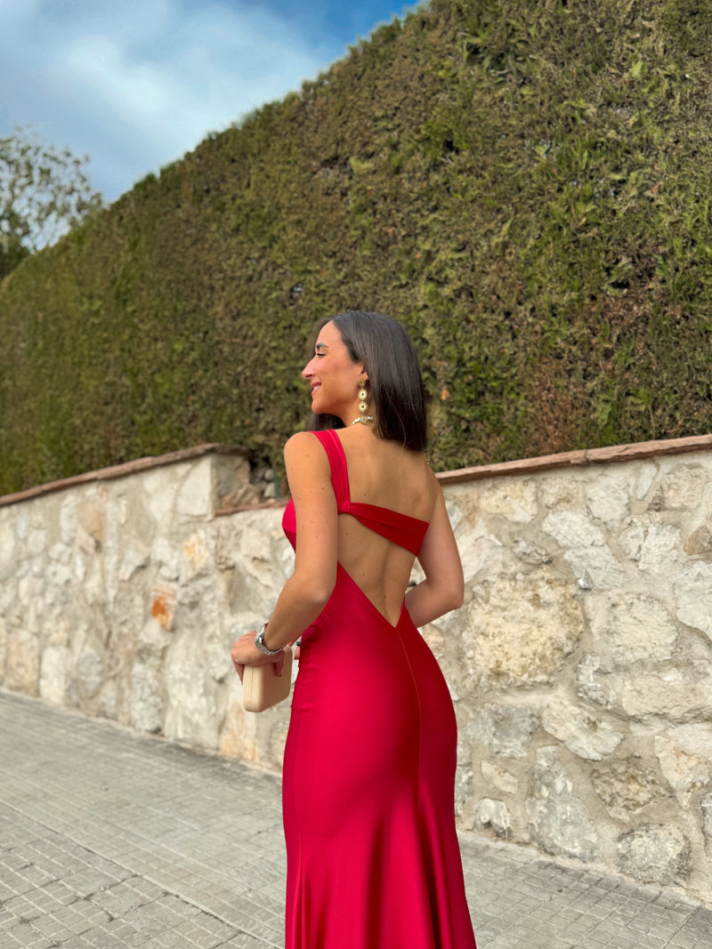 Robe asymétrique rouge à nœuds au dos