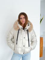 Chaqueta puffy brillo beige