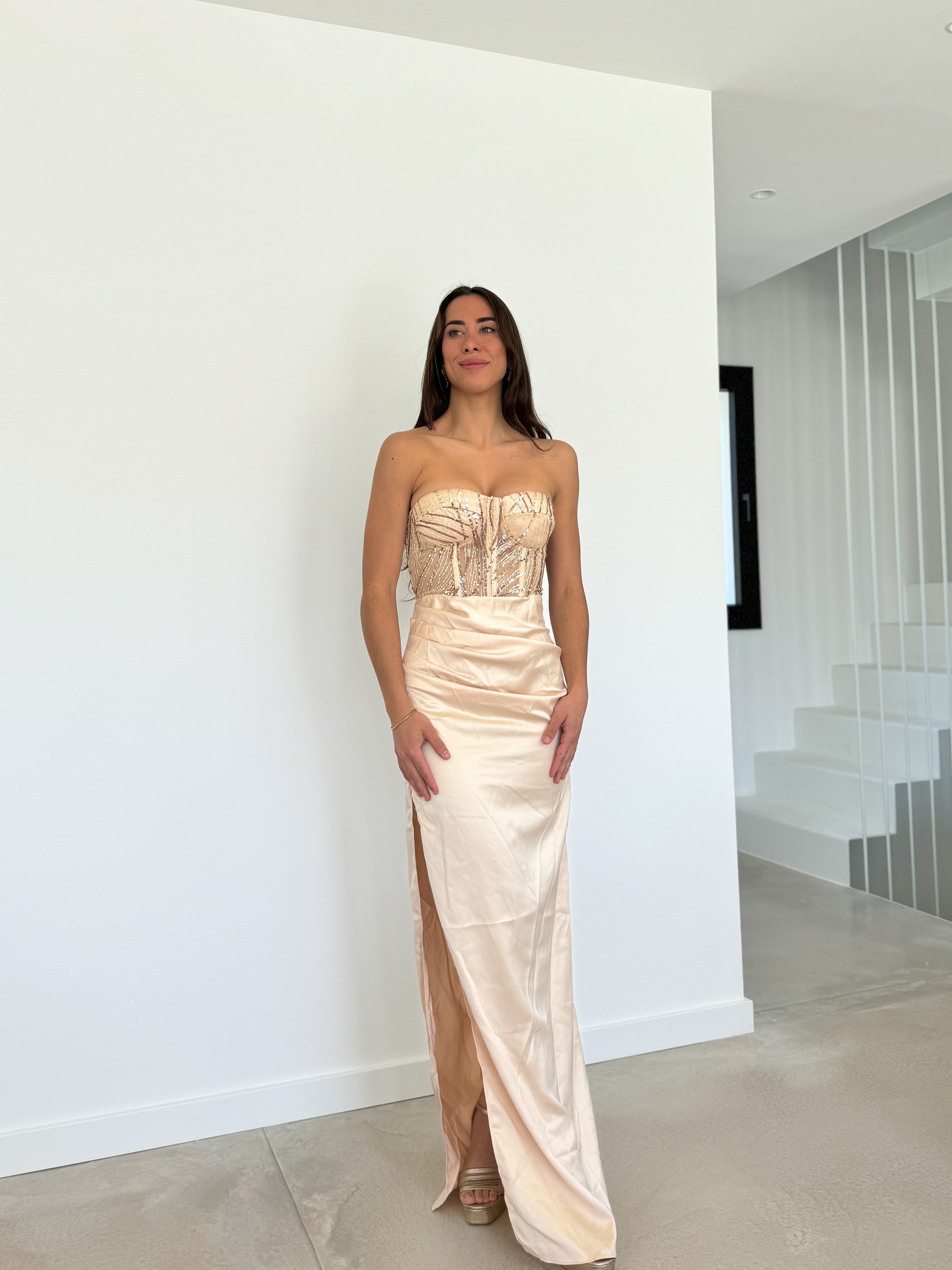 Robe à corset en satin brillant doré