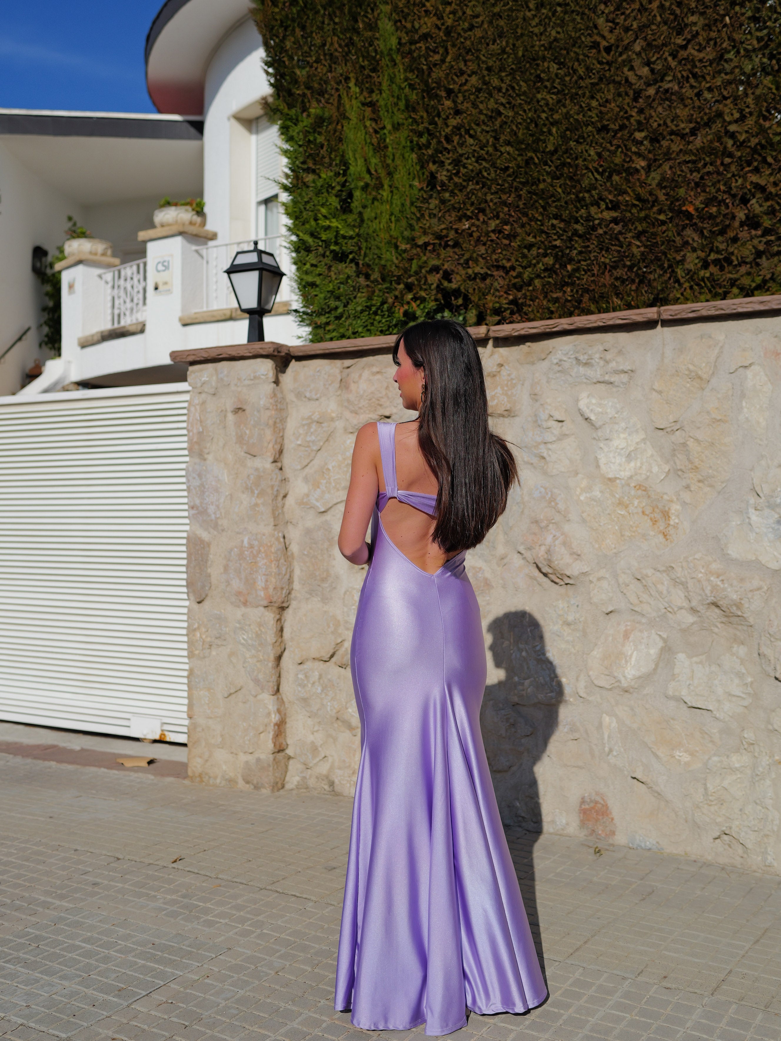 Robe asymétrique lilas avec nœud au dos