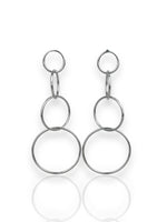 Boucles d'oreilles argentées à cercles imbriqués