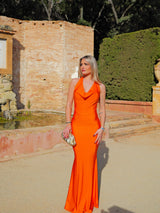 Robe longue orange en cascade