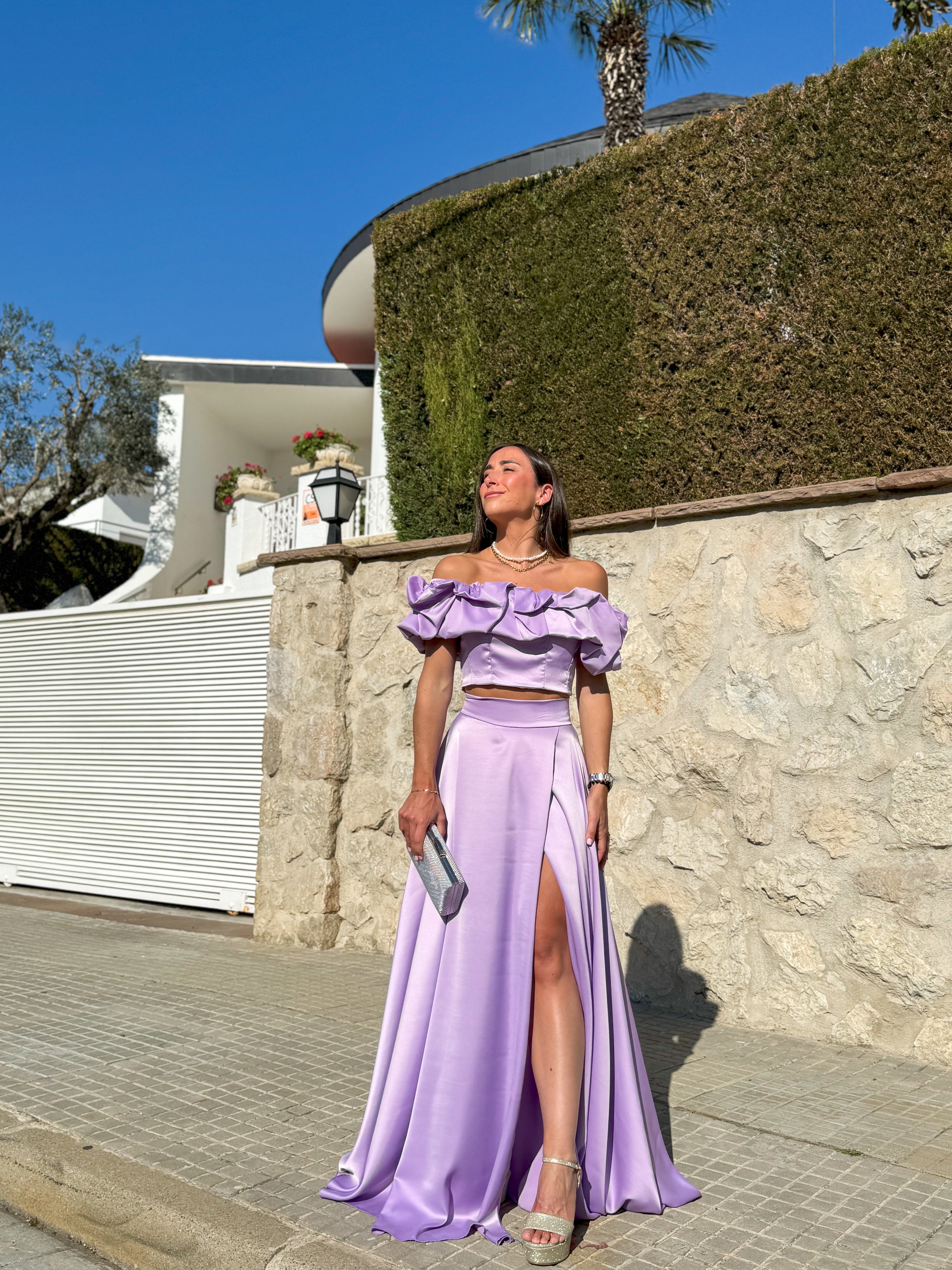 Ensemble à pompon en satin lilas