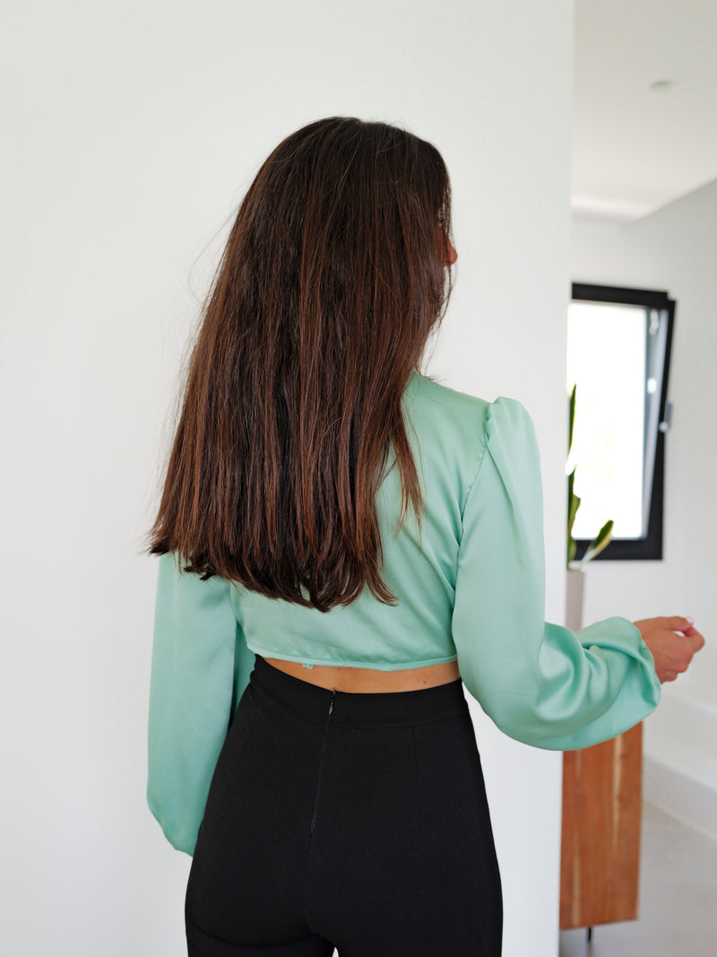 Blouse croisée en satin menthe