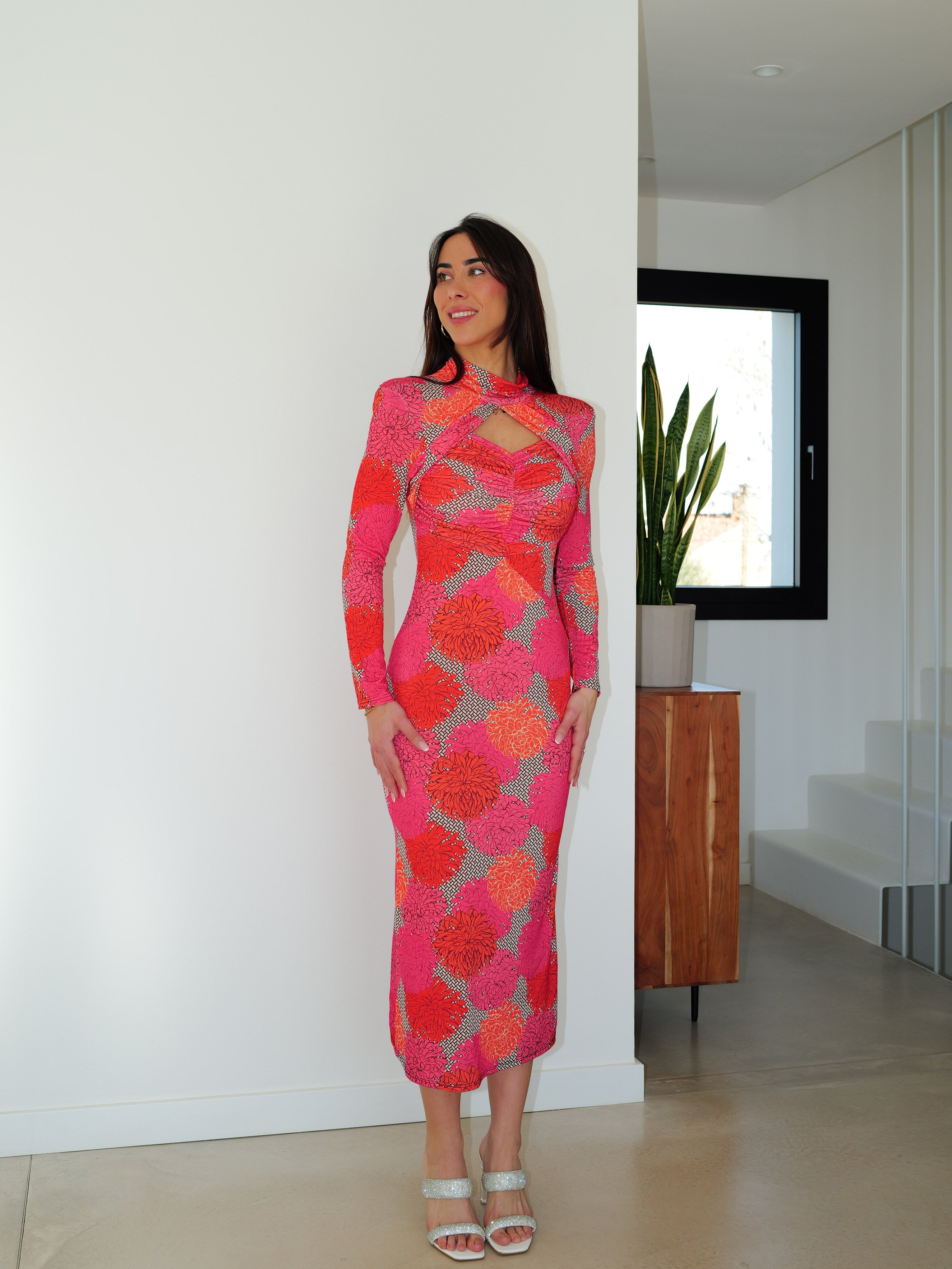 Robe midi avec fente fleurie rose