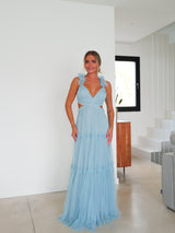 Robe fendue en tulle bleu clair