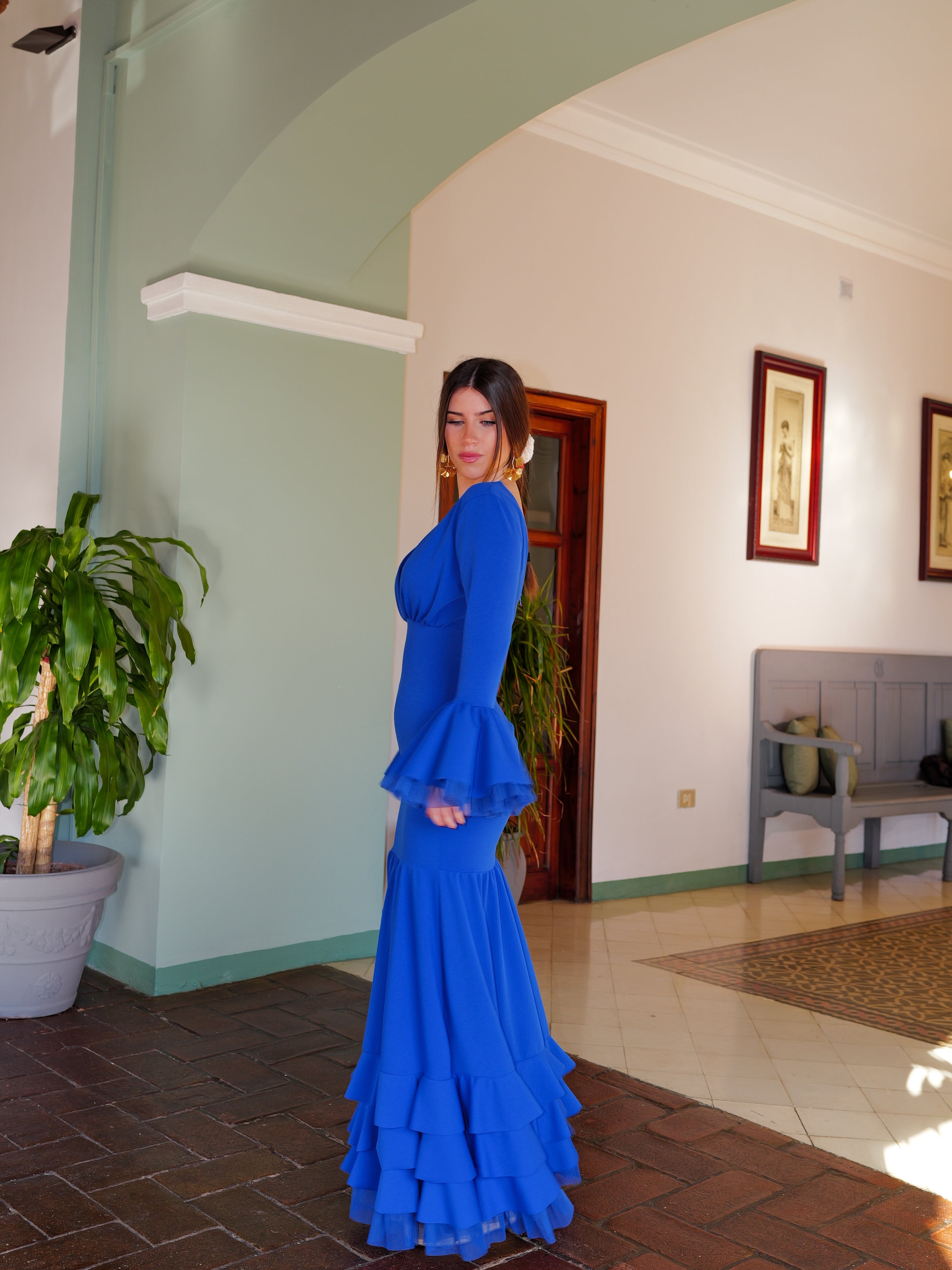 Robe flamenca bleu à encolure en V