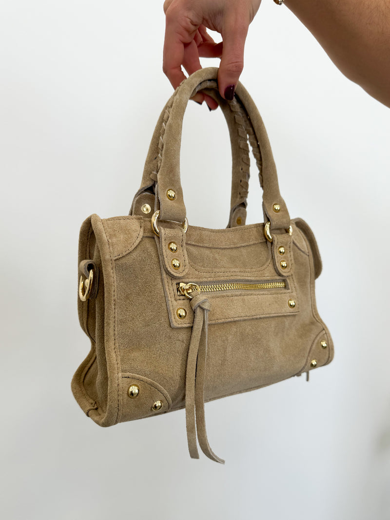 Sac à boucles en cuir velours beige