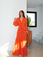 Robe à col en V brodée orange