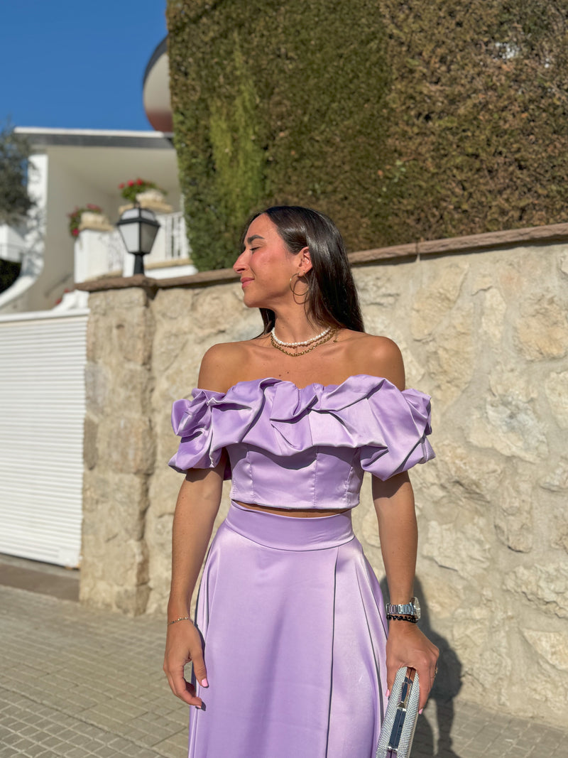 Ensemble à pompon en satin lilas