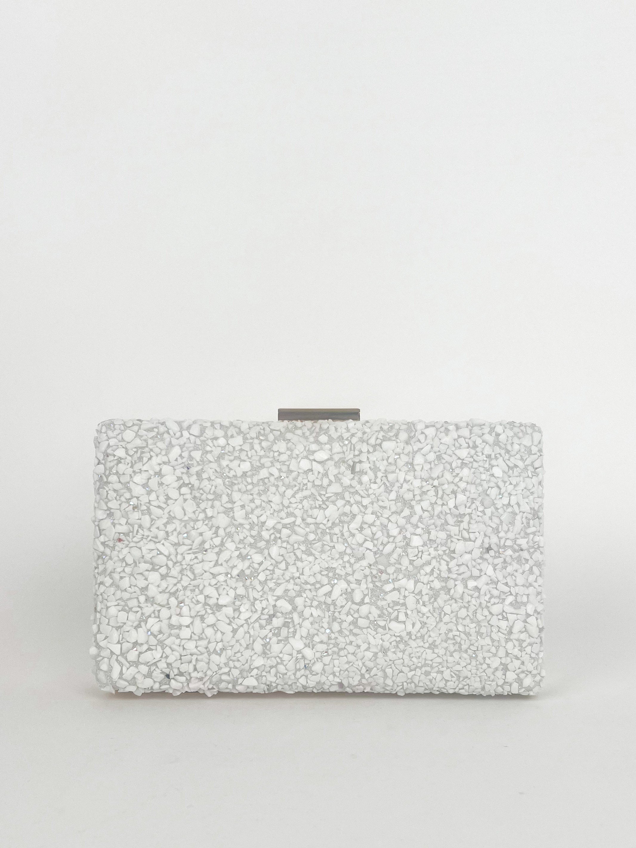 Pochette en galets blancs