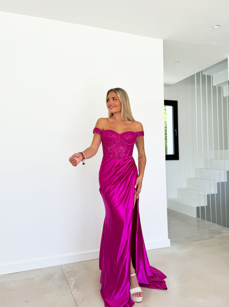 Robe à manches en satin et dentelle fuchsia