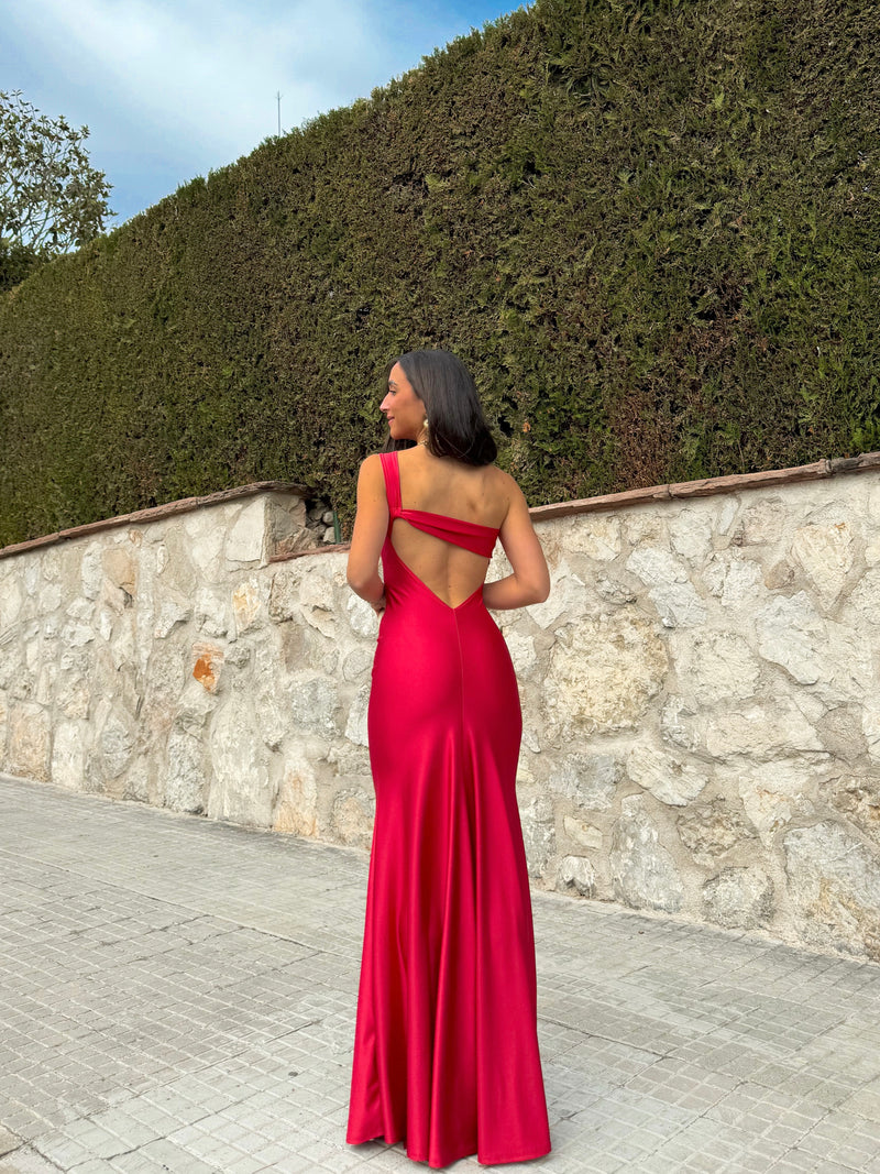 Robe asymétrique rouge à nœuds au dos