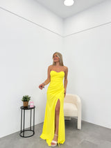 Robe à cœur serré jaune