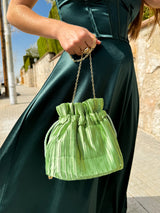 Pochette en satin vert