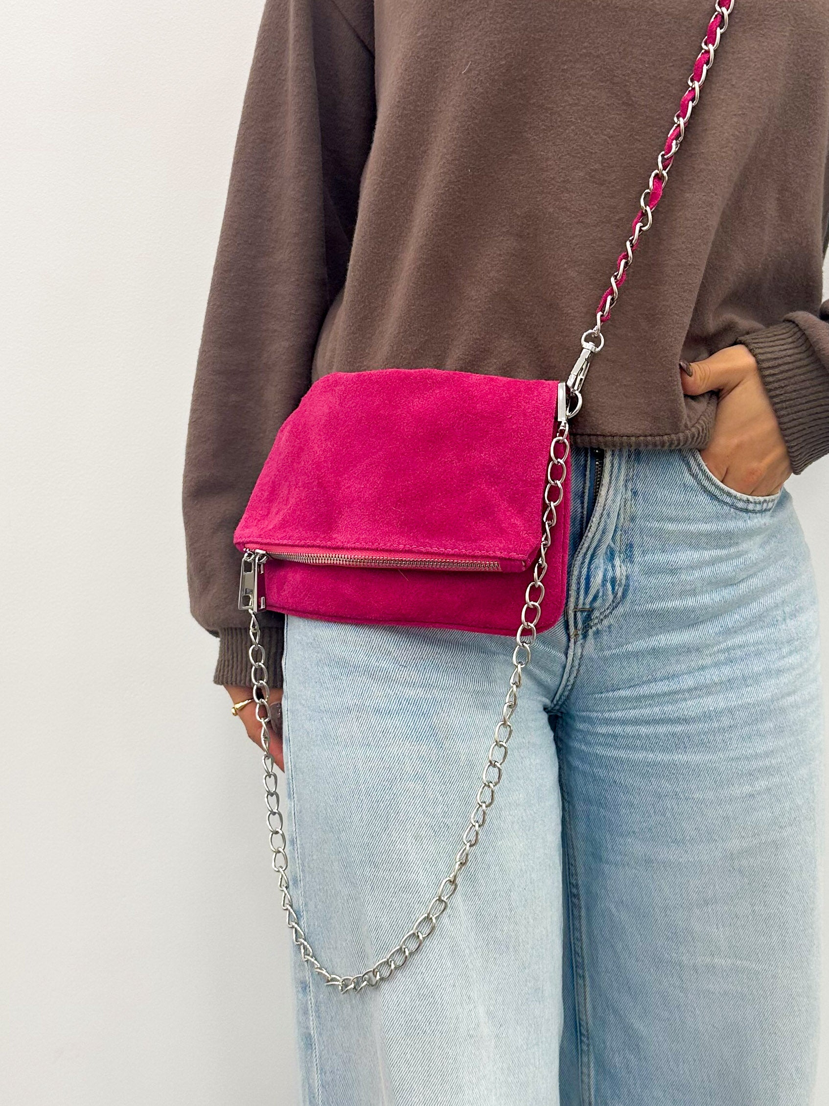 Sac à chaîne en daim fuchsia