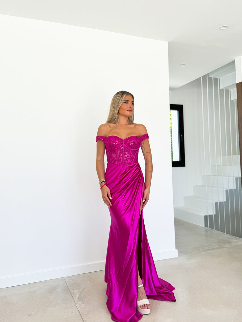 Robe à manches en satin et dentelle fuchsia