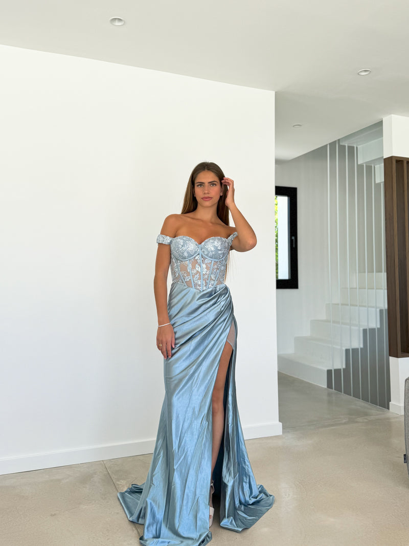 Robe à manches en dentelle de satin bleu clair